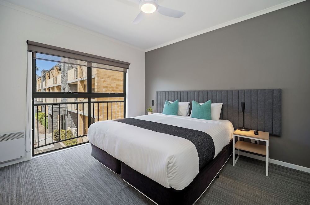 3 Bedrooms, Executive, Town House