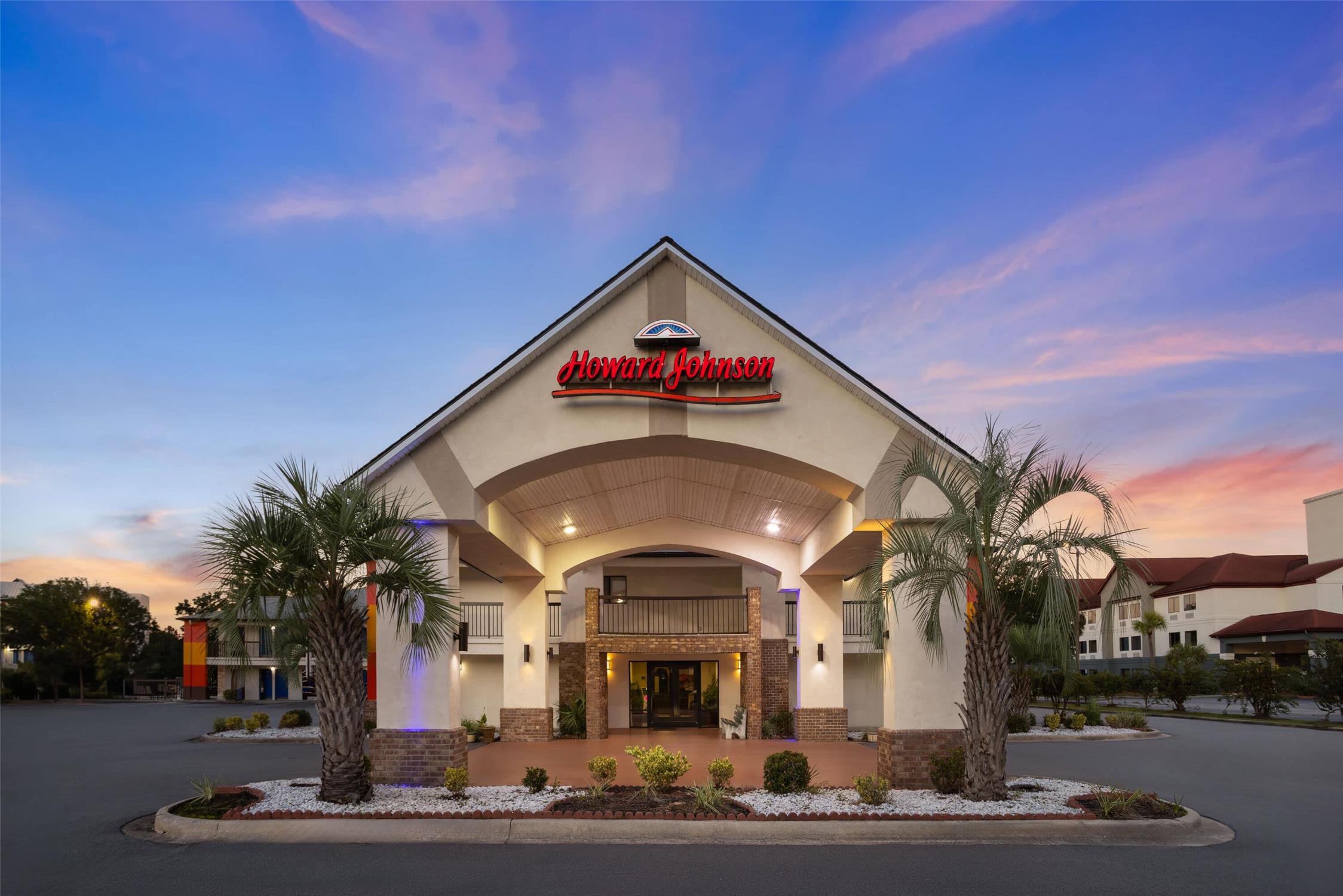 Howard Johnson by Wyndham Savannah GA 2/27