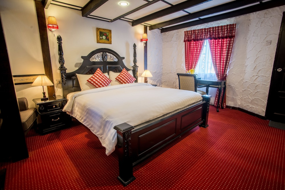 Raffles, Suite, King Bed