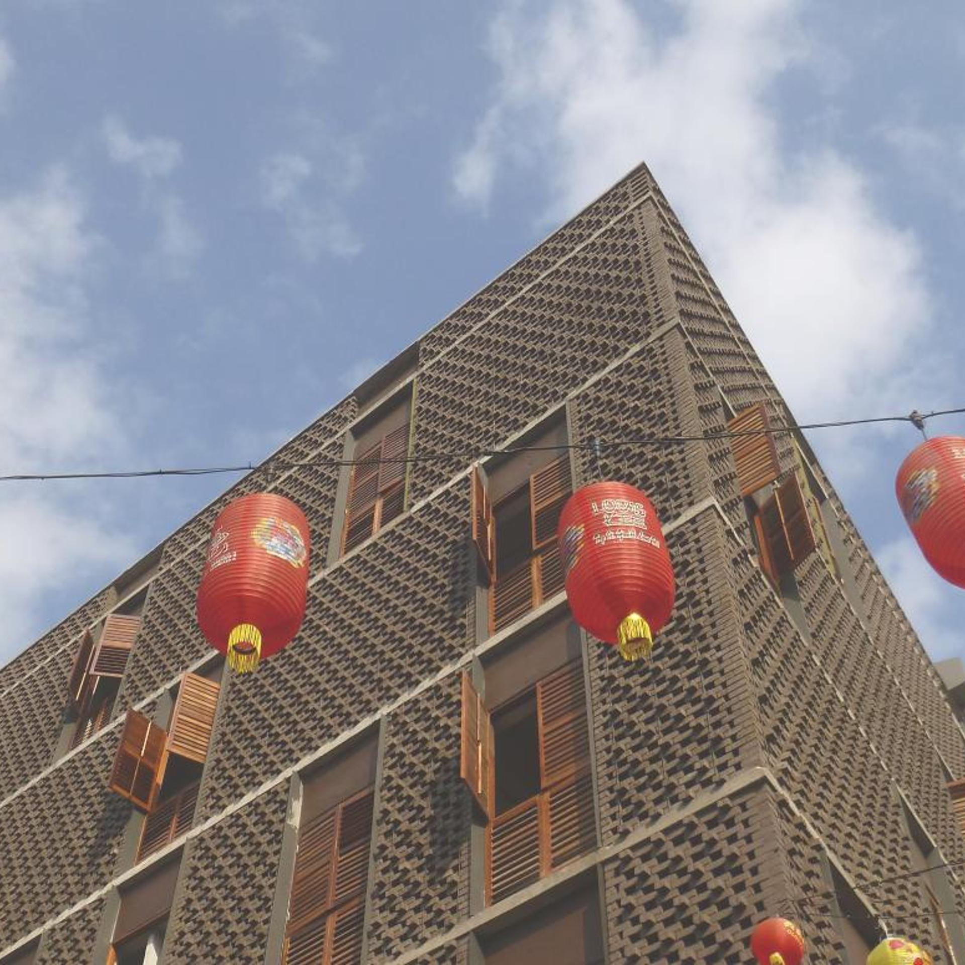Lantern Hotel 3/50