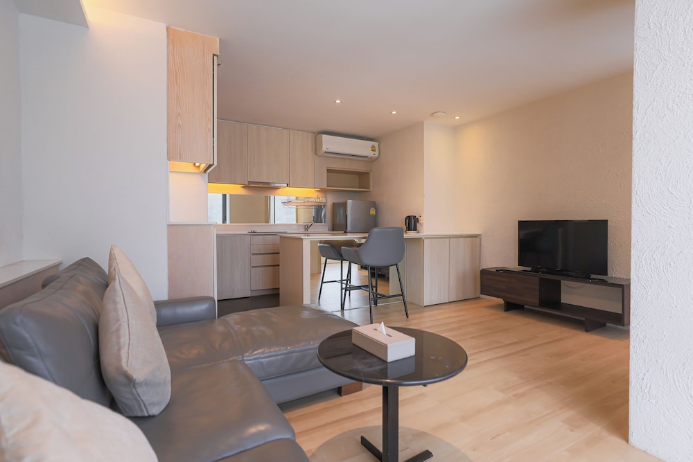 Balcony Seaside Sriracha Hotel Serviced Apartments 22/34