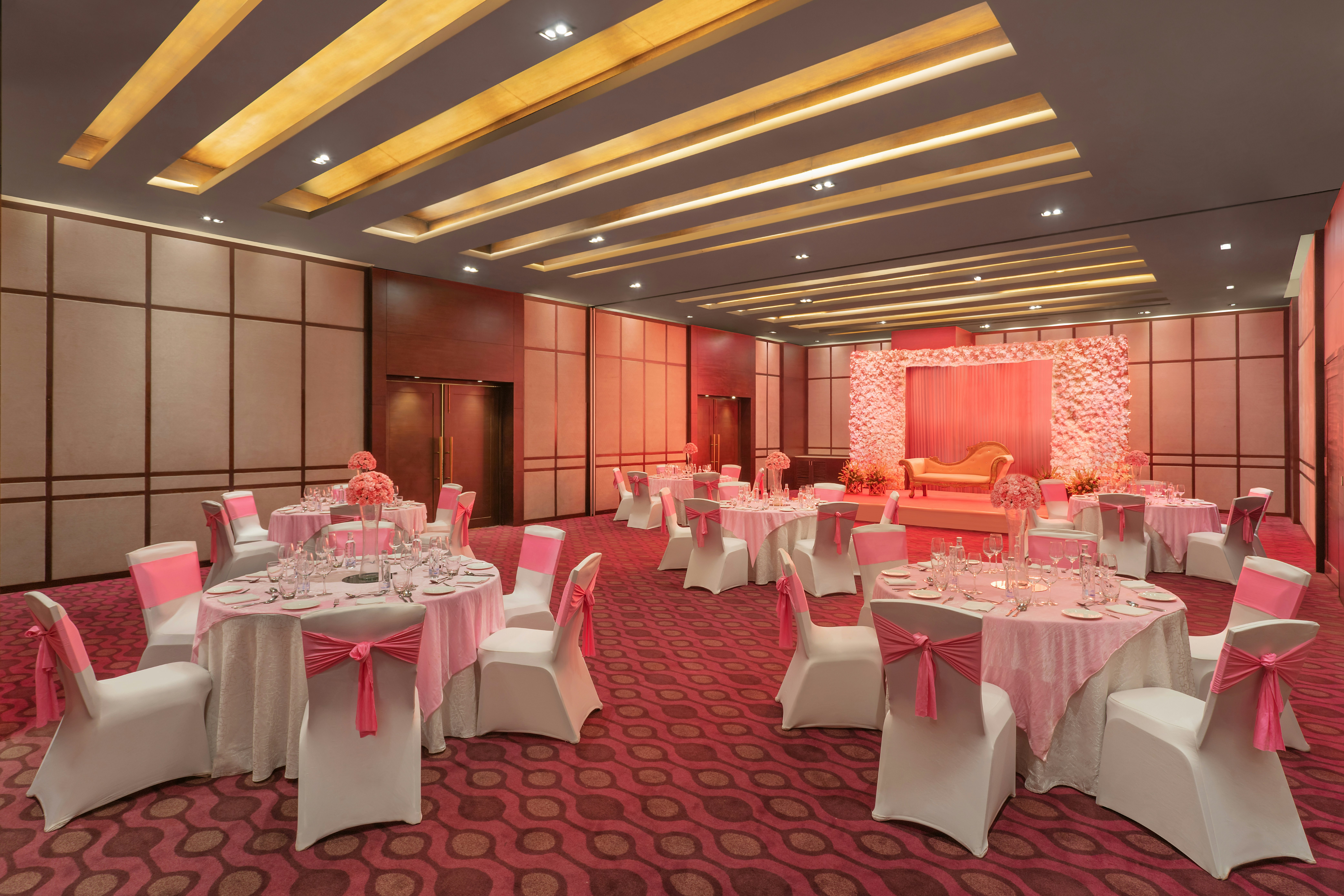 DoubleTree by Hilton Gurugram Baani Square 44/47