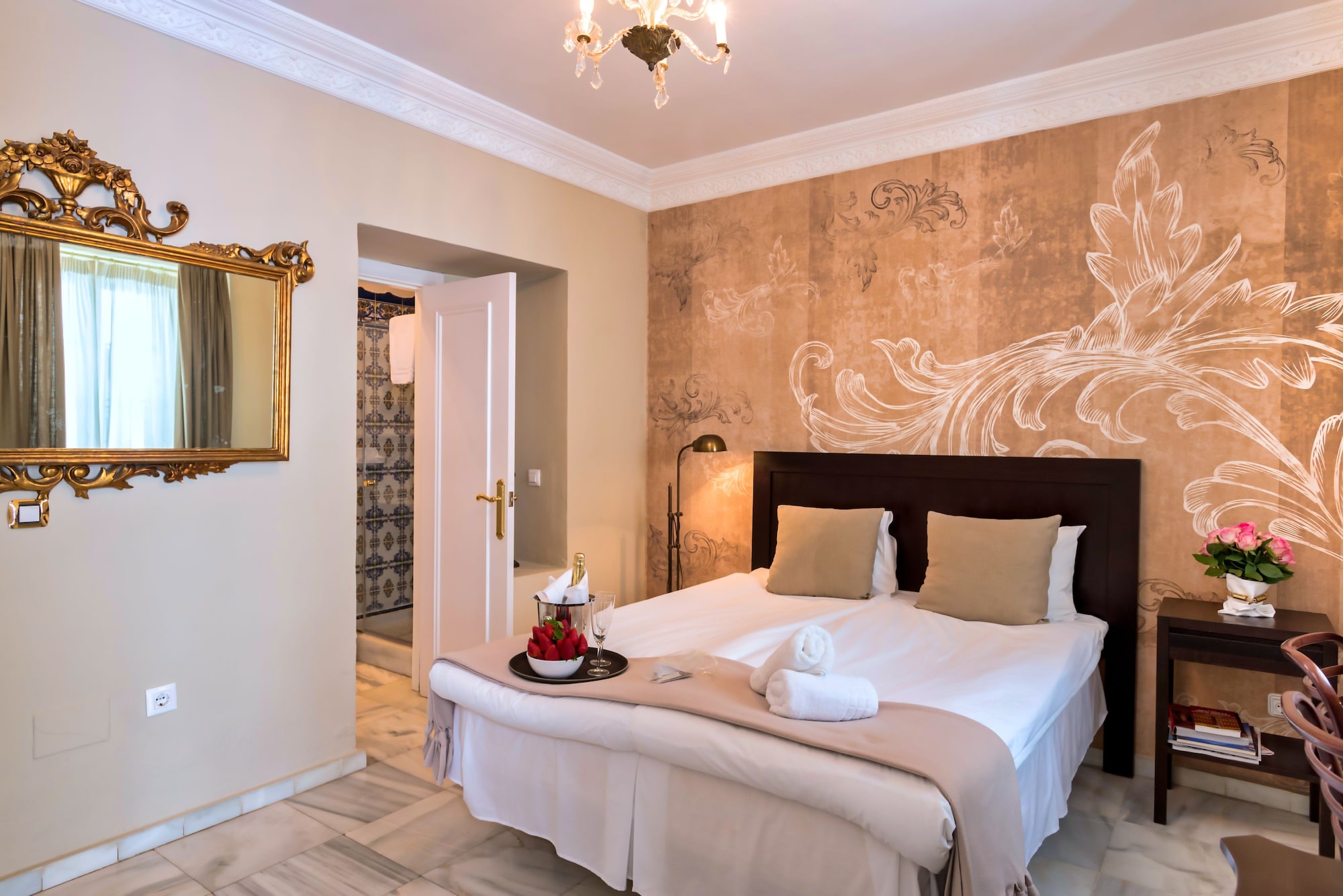 ROOM, DOUBLE OR TWIN BED, BALCONY
