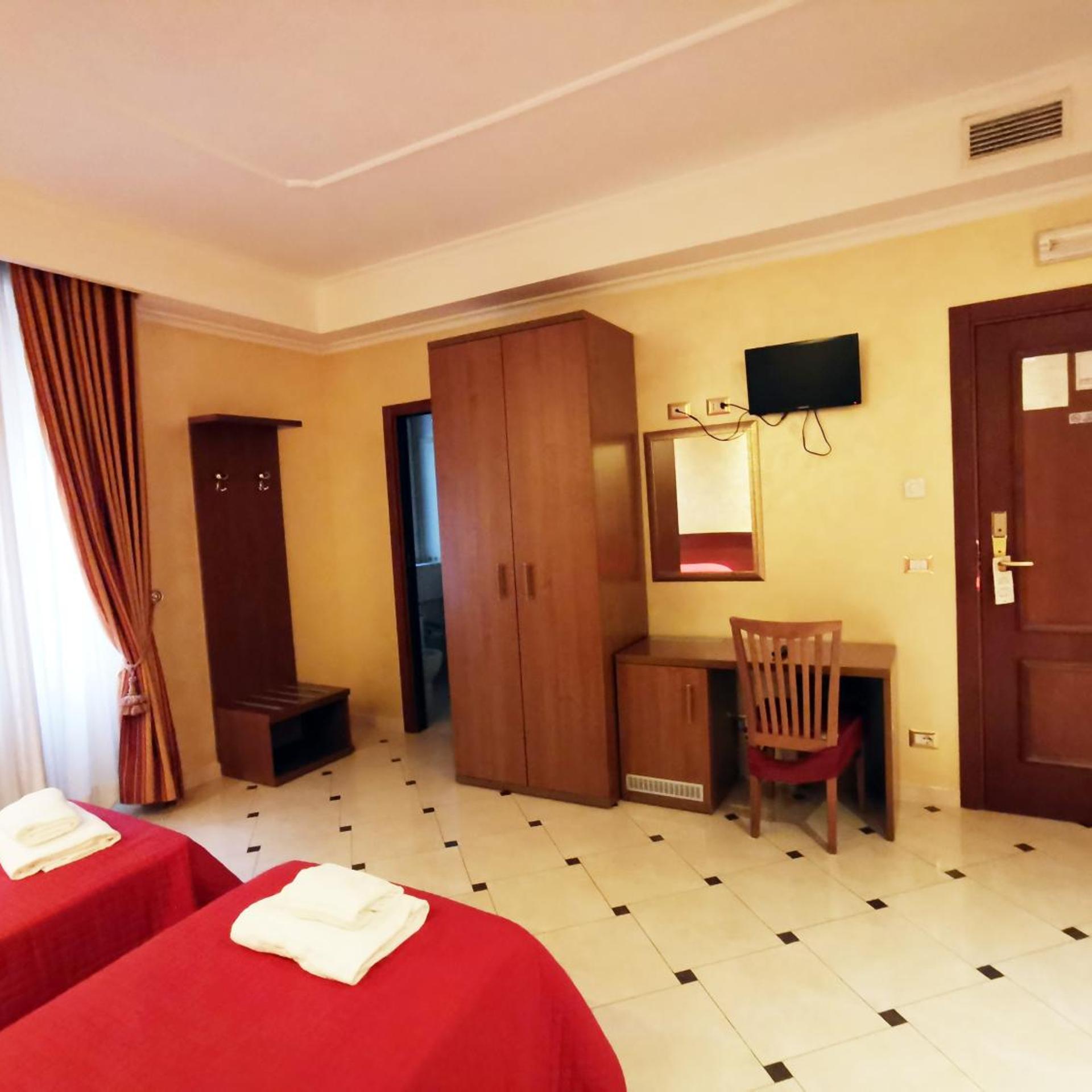 غرفة ثلاثية، Hotel Valentino Palace 4/5