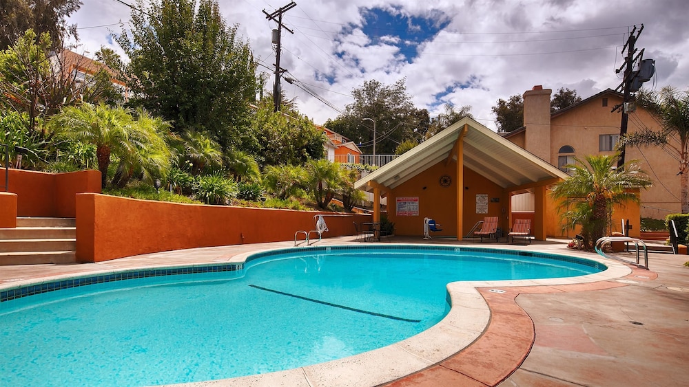 Best Western Woodland Hills Inn 3/37