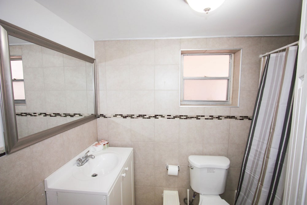 Sunny Isles Apartments 12/73