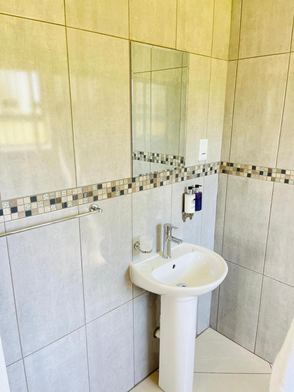 Langelihle Accommodation in Margate 34/37