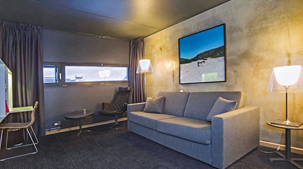Comfort Hotel Runway 25/40