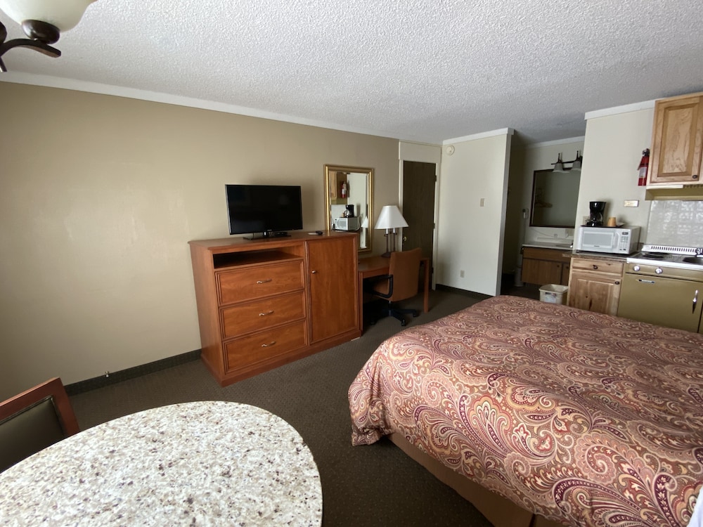 Snowshoe Motel 12/72
