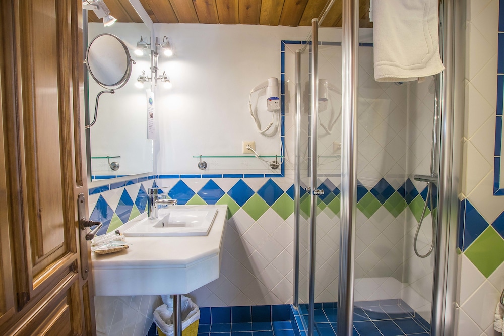 Apartamentos Alhambra 16/75