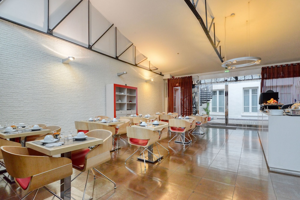 Pavillon Nation Hotel 31/41