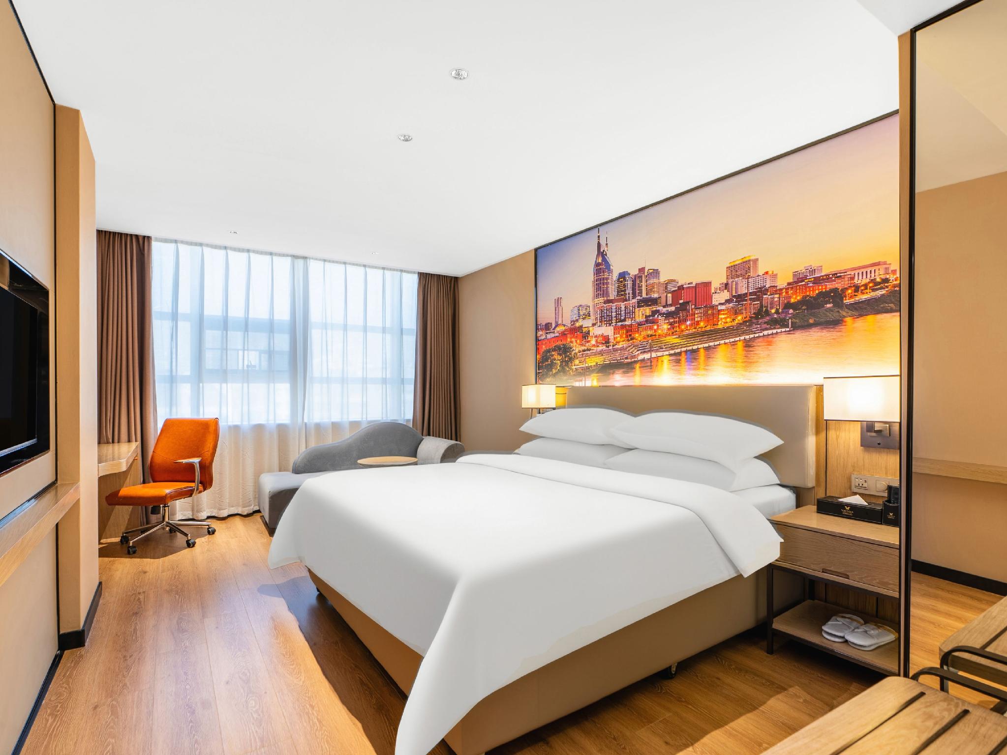 Vienna Hotel (Shantou Convention and Exhibition Center) 33/54