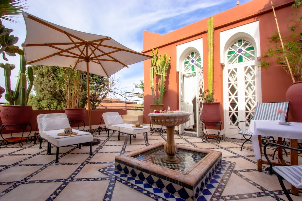 Riad Kaiss By Anika 49/70