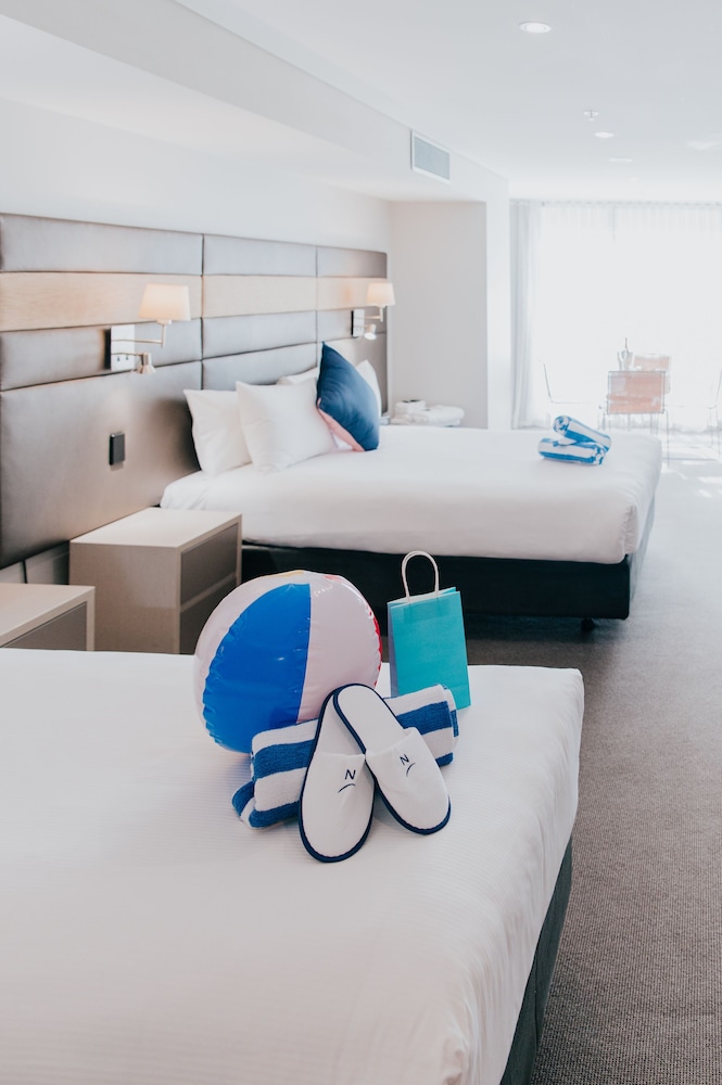 Novotel Newcastle Beach Hotel 18/73