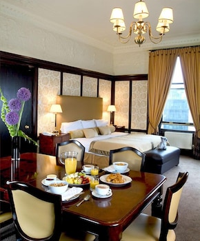 Parliament House Hotel 58/65