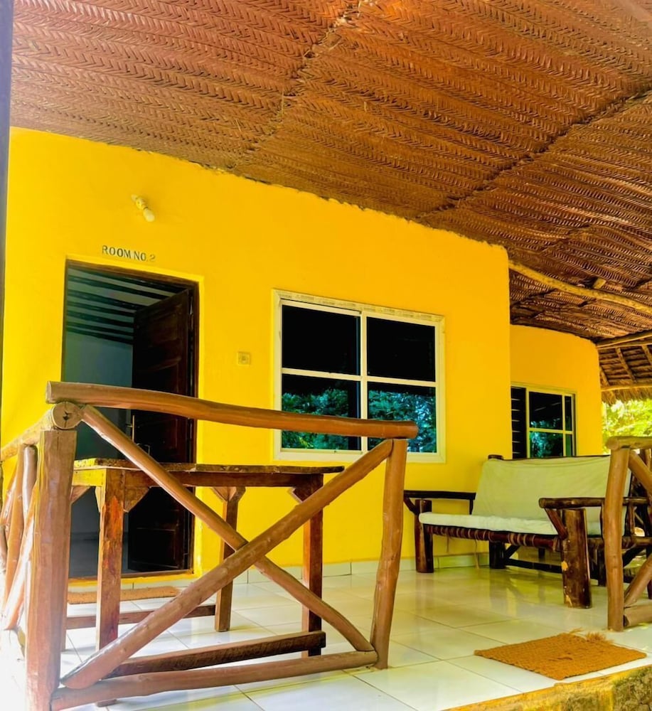 Baraka Aquarium Bungalows 2/42