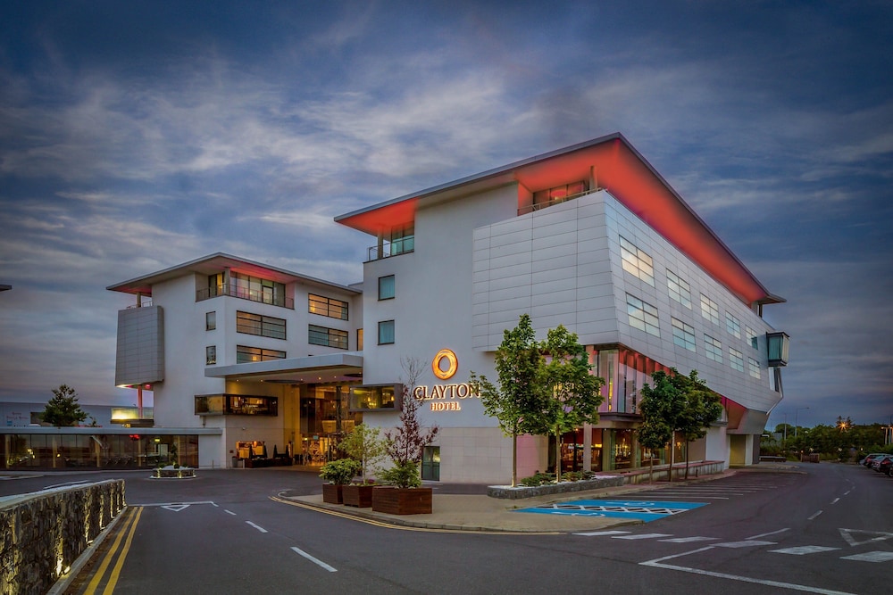 Clayton Hotel 2/64