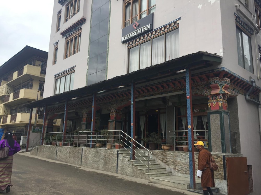 Khamsum Inn 40/47