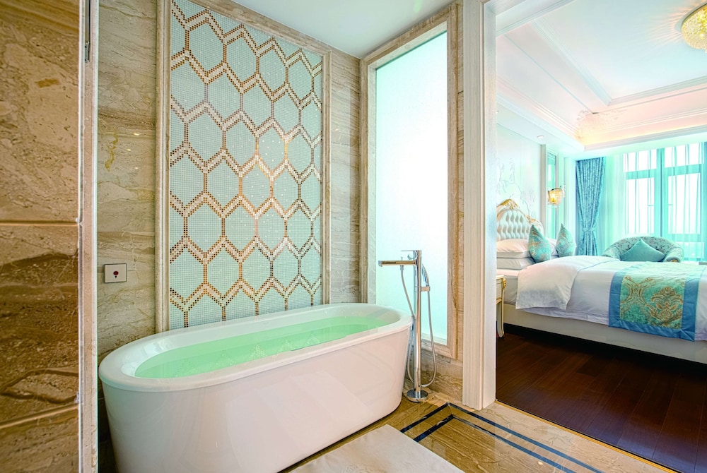 Wyndham Grand Kunming East 24/68