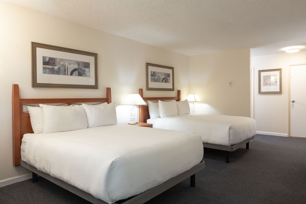 Robin Hood Inn & Suites 11/59