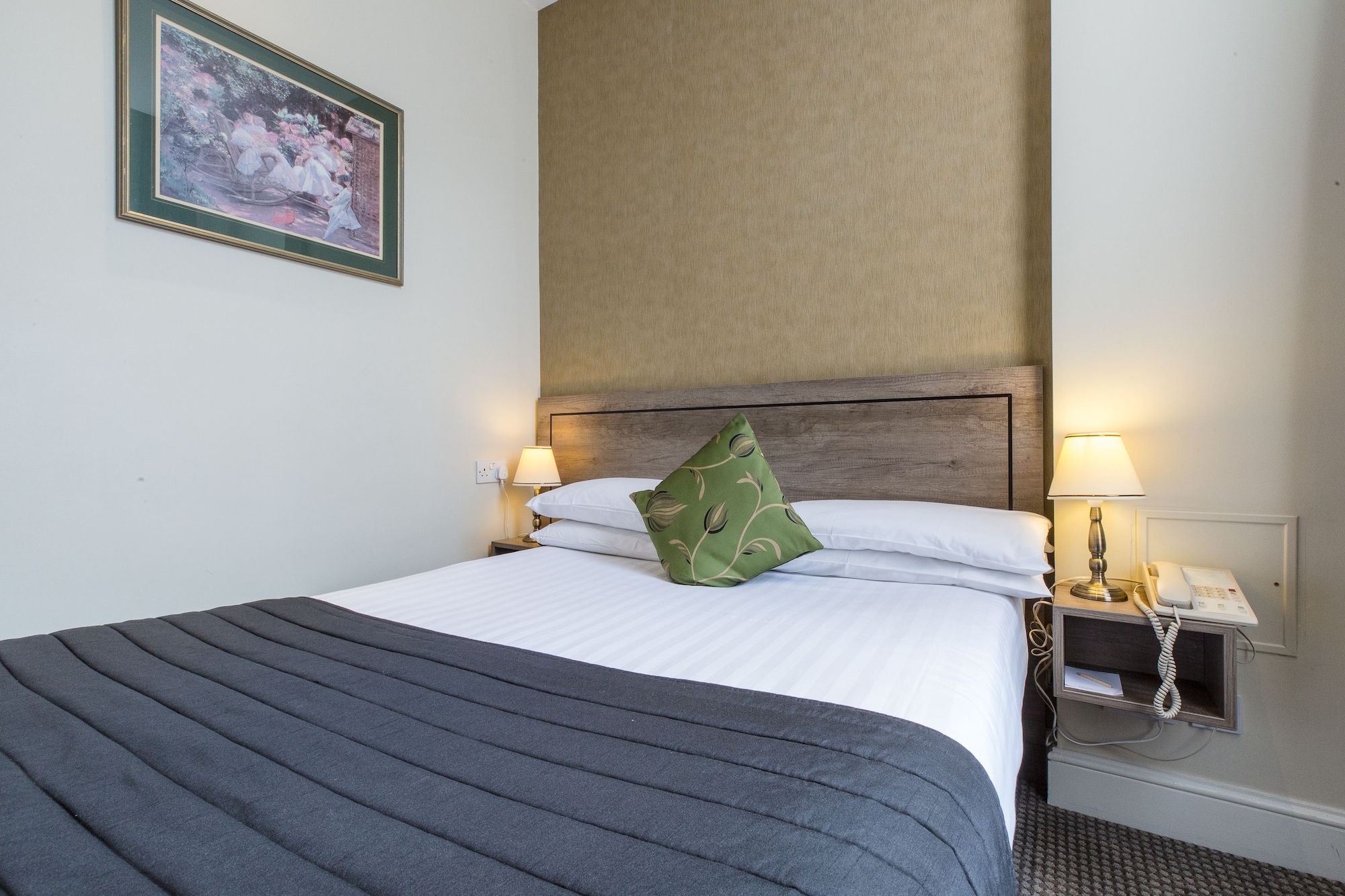 STANDARD, DOUBLE BED