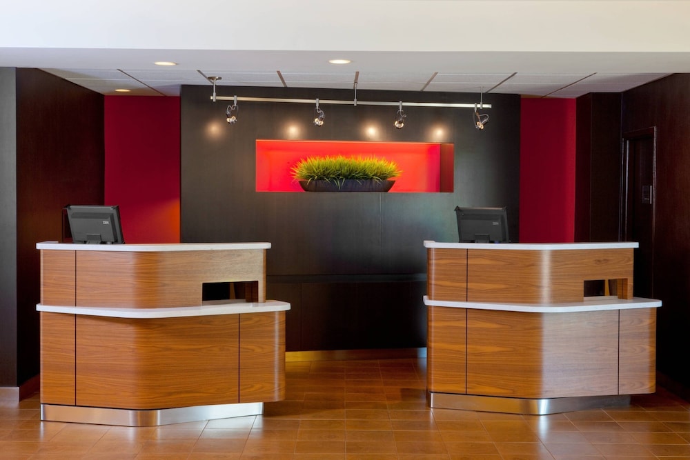 Lobby at Courtyard By Marriott Columbus, COLUMBUS - GA