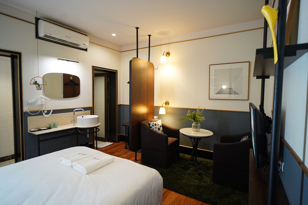JOSH HOTEL 23/71