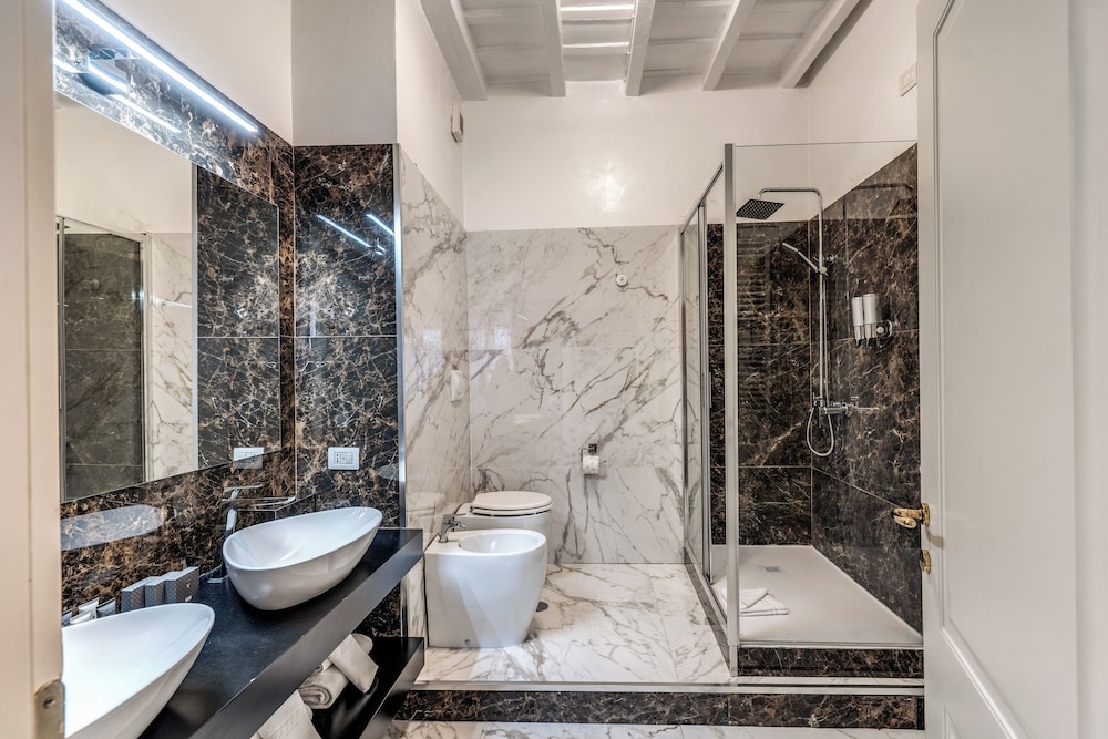 Relais Fontana di Trevi 59/64