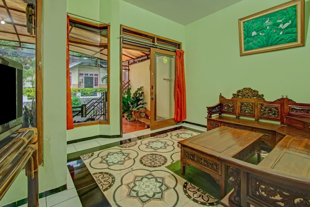 OYO 90031 Villa Papada 15/23