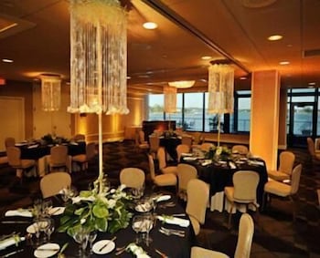 The Oyster Point Hotel 27/43