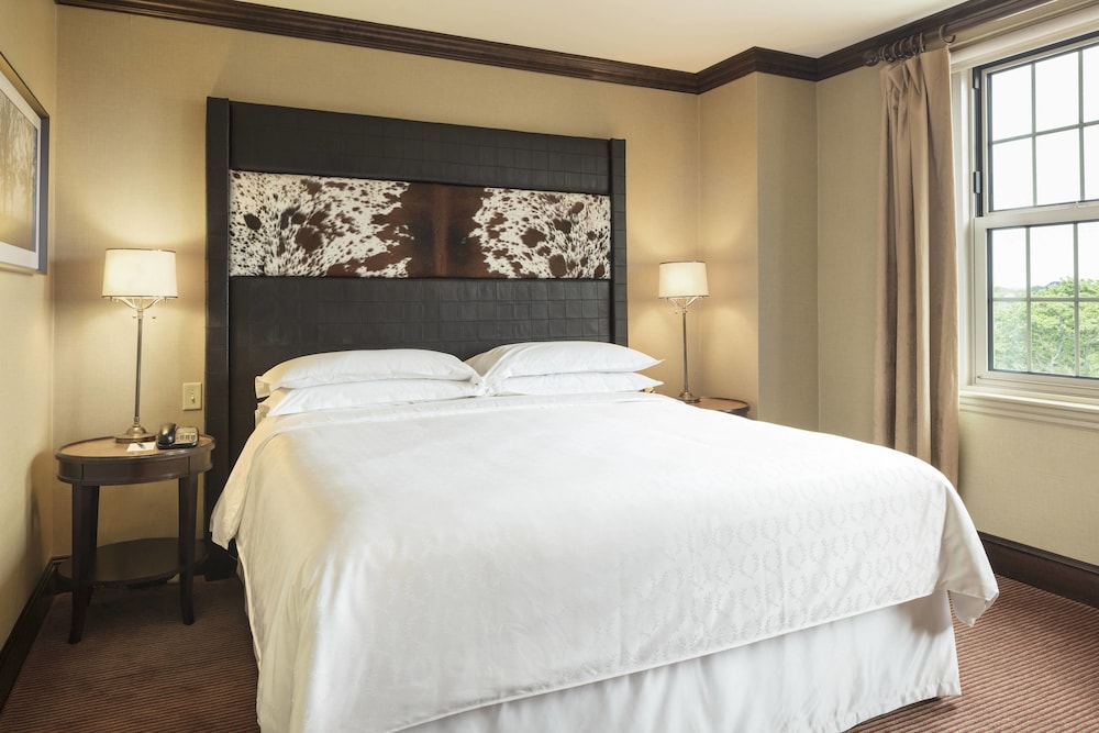 Sheraton Commander Hotel 7/48