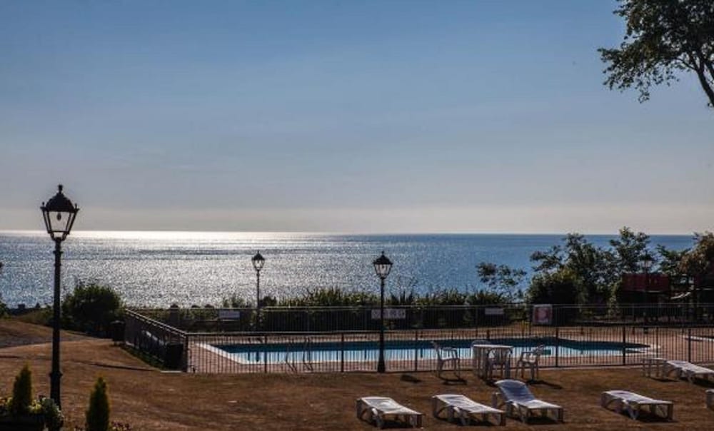 Langstone Cliff Hotel 42/80