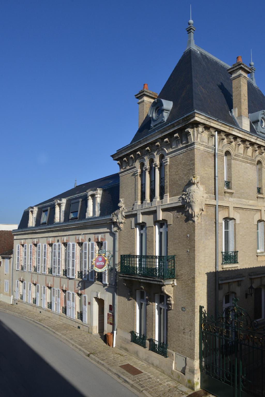 Hotel Castel Jeanson 2/23