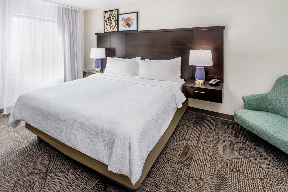 Studio, Suite, Queen Bed, Kitchen