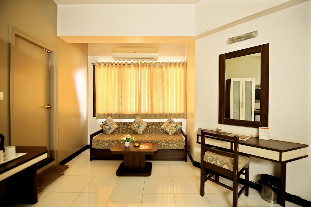Ashish Palace 46/47