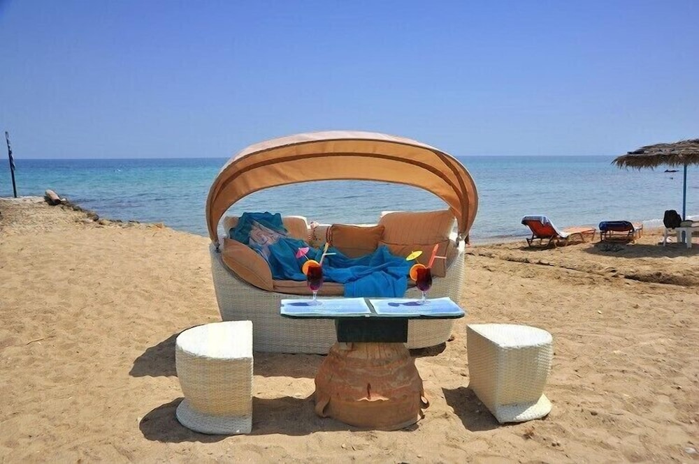 Fiore Beach Studios 29/41