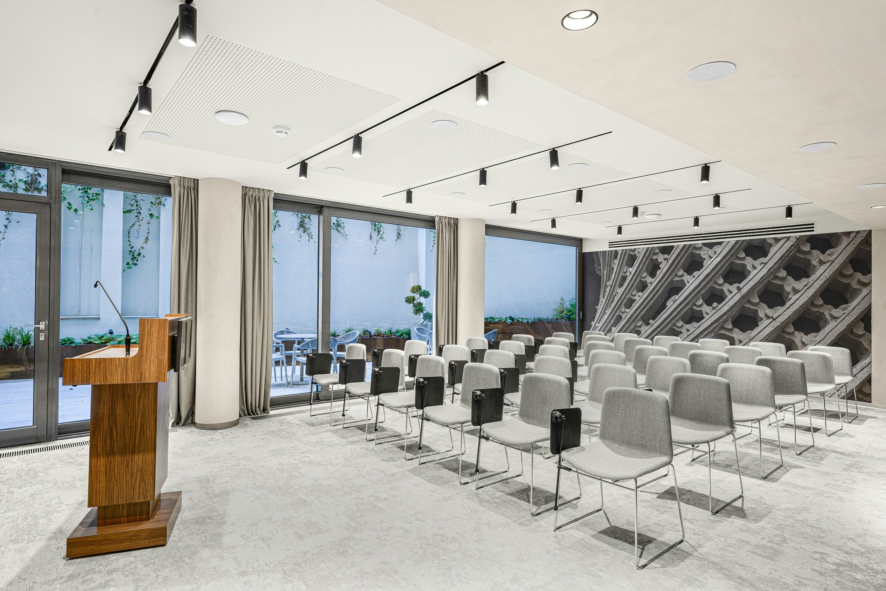 LANCHID 19 DESIGN HOTEL 47/55