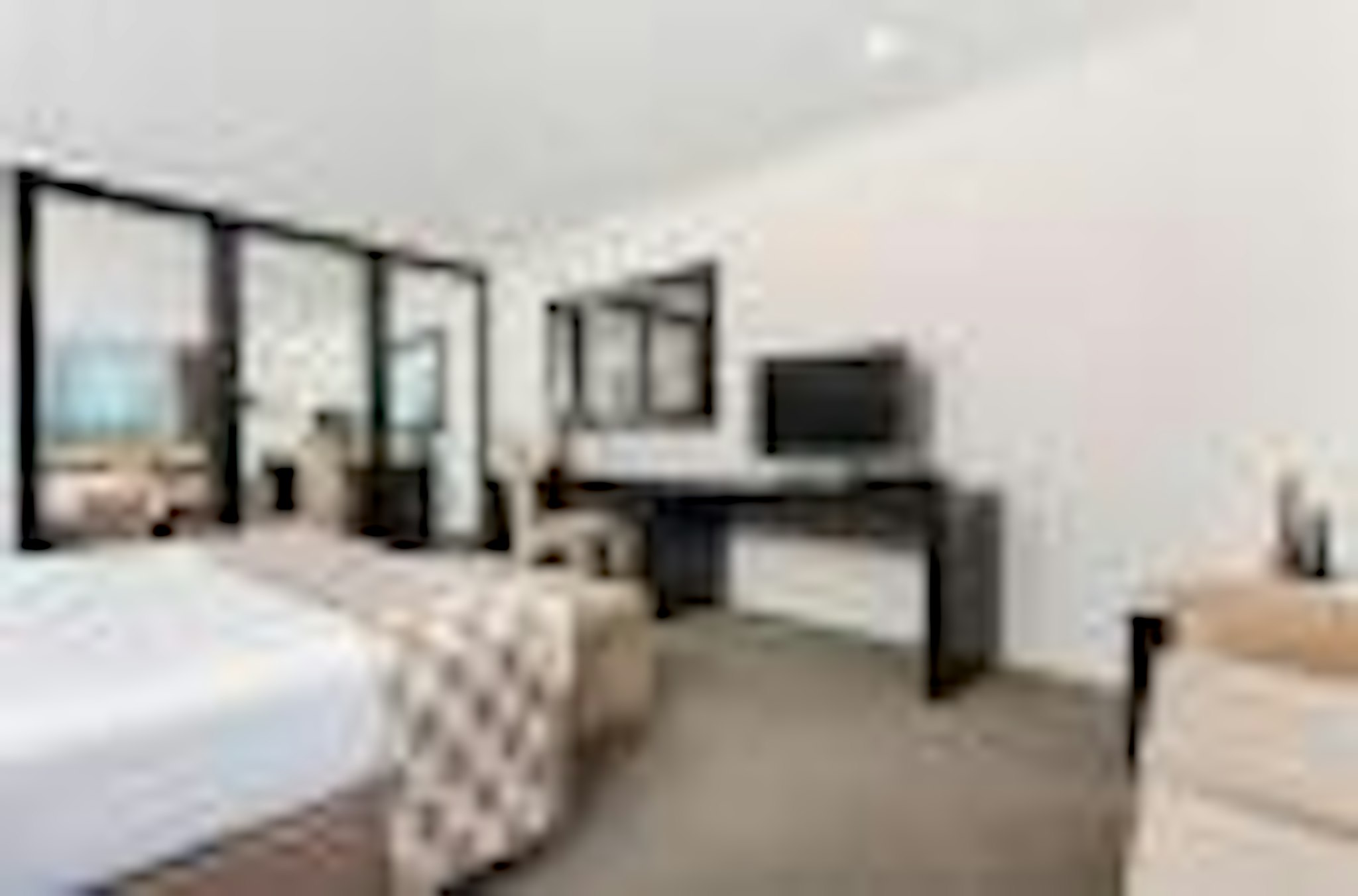 Hotel On Devonport 10/27