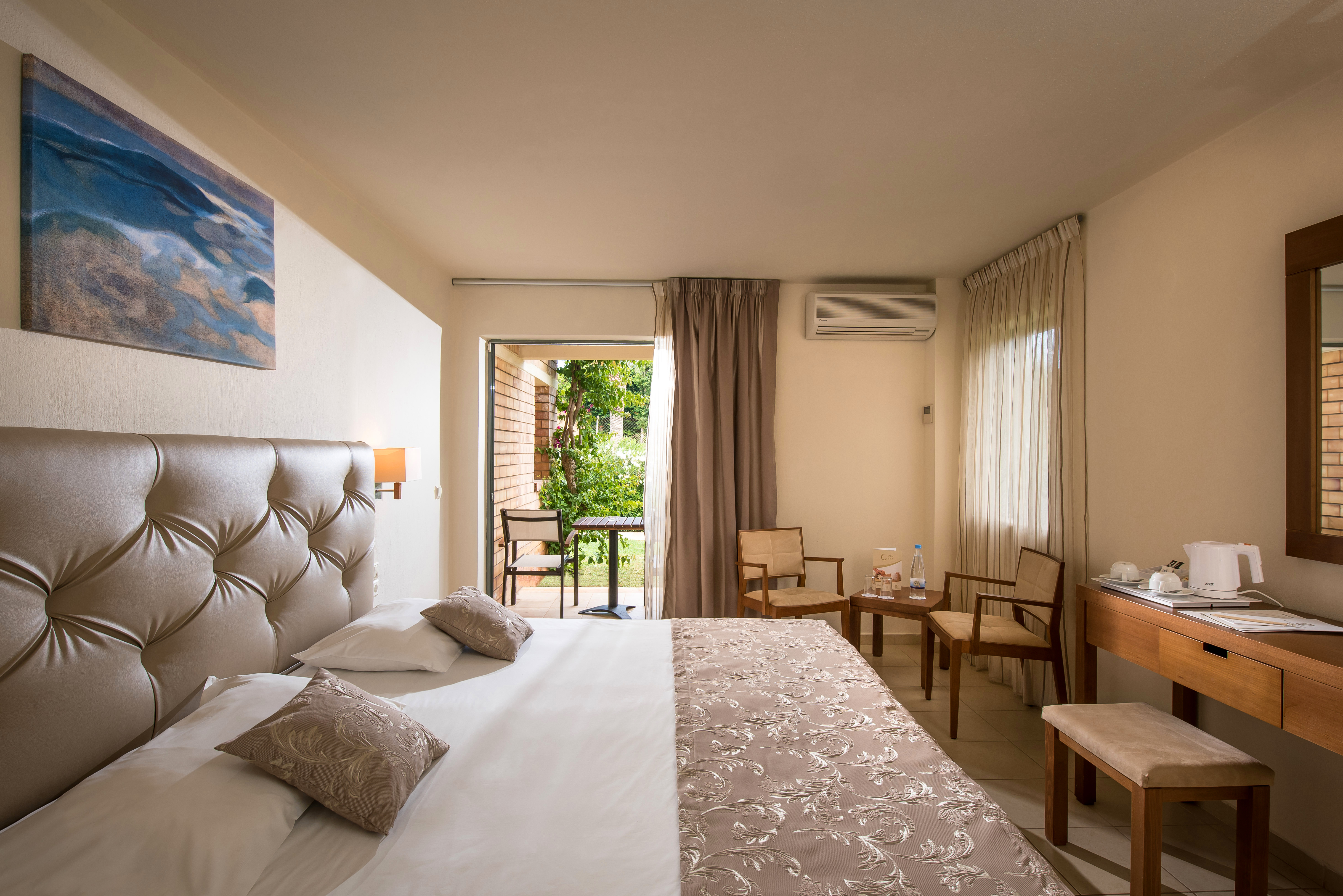 ROOM, DOUBLE BED, GARDEN OR POOL VIEW