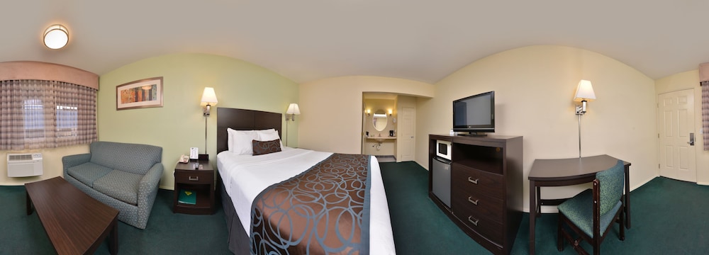 University Inn Suites 24/50
