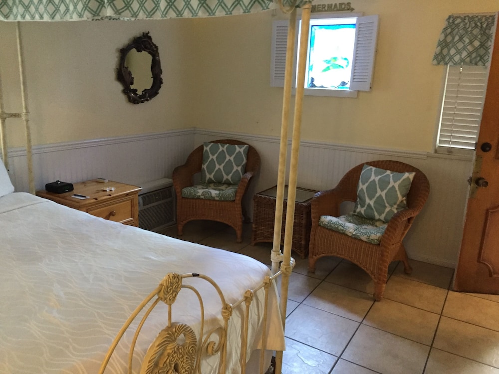 Seacrest Inn 5/42