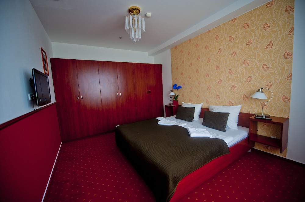 Canada Hotel Budapest 12/50