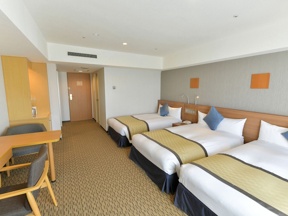 Superior, Triple, Twin Beds, West Wing