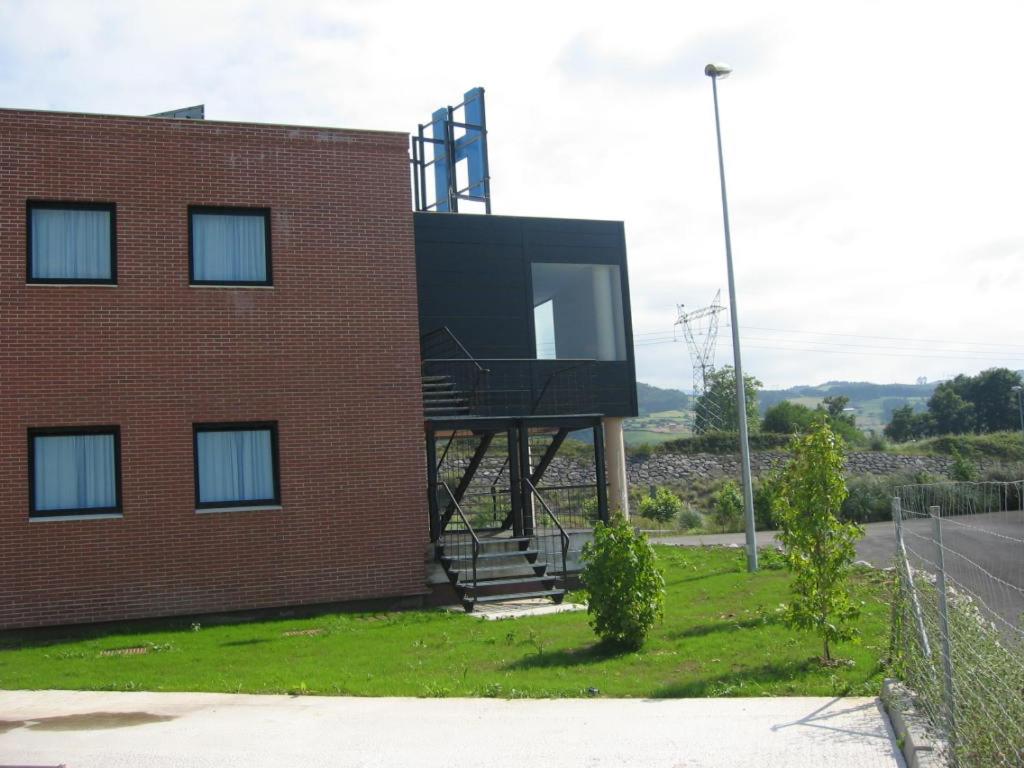 Puerta de Santillana 6/49