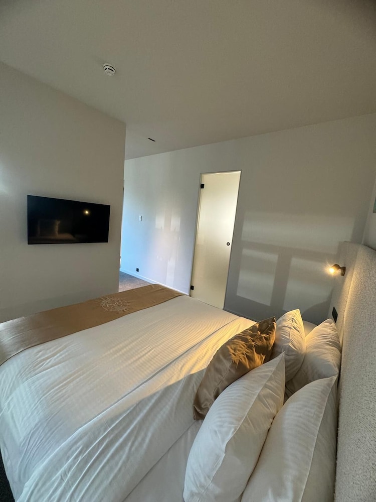 OPO Hotel 10/50