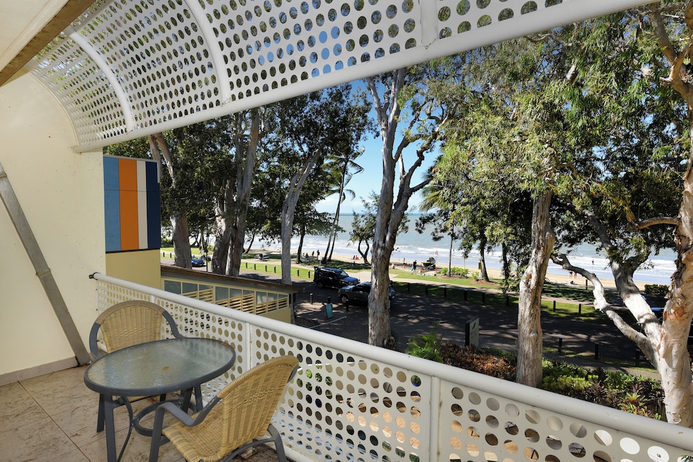 Marlin Waters Beachfront Apartments 98/100
