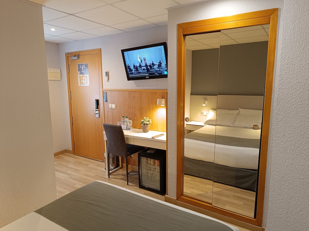Hotel Mendez Nunez 10/49