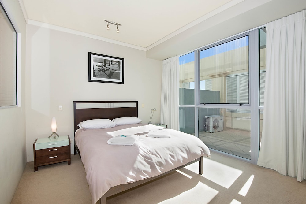 Grand Apartments 13/46