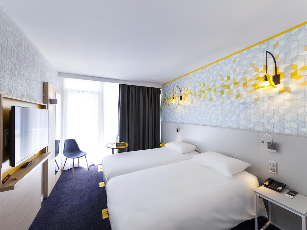 Standard, Twin Beds