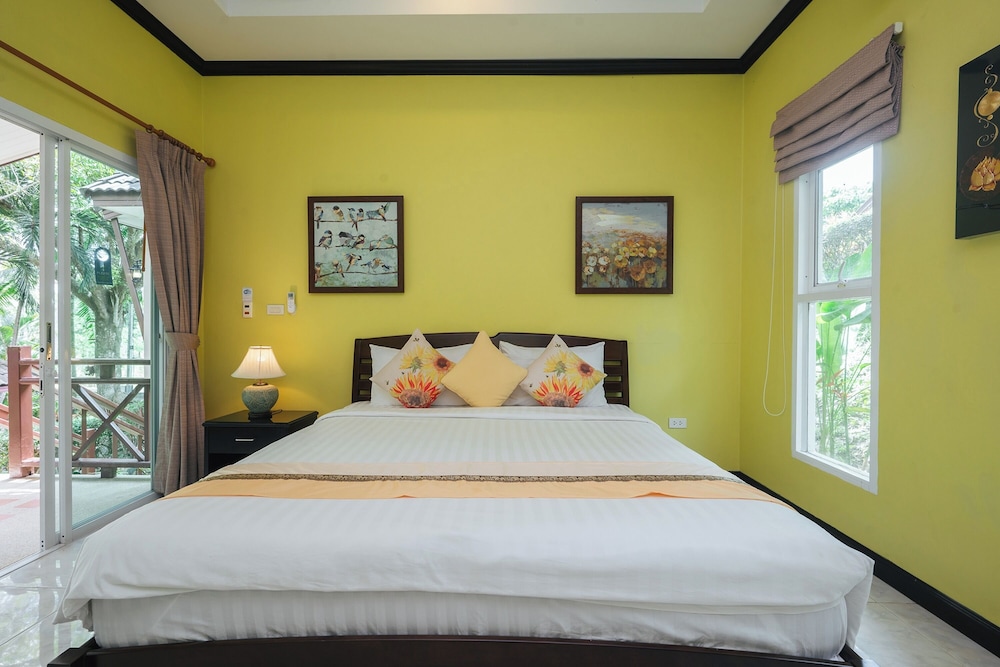 1 BEDROOM, GARDEN, VILLA